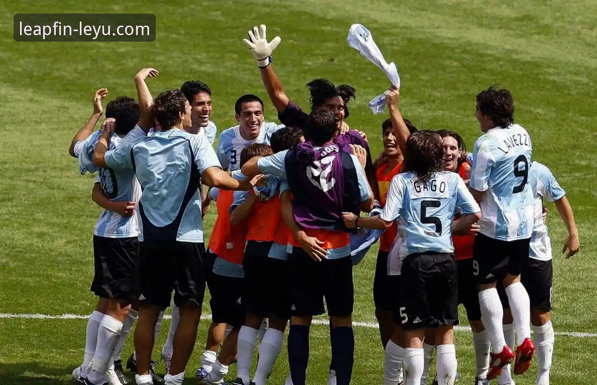 阿根廷5-0大胜赞比亚深度评测：乐鱼体育平台见证梅西点球让贤与奥塔门迪温情告别